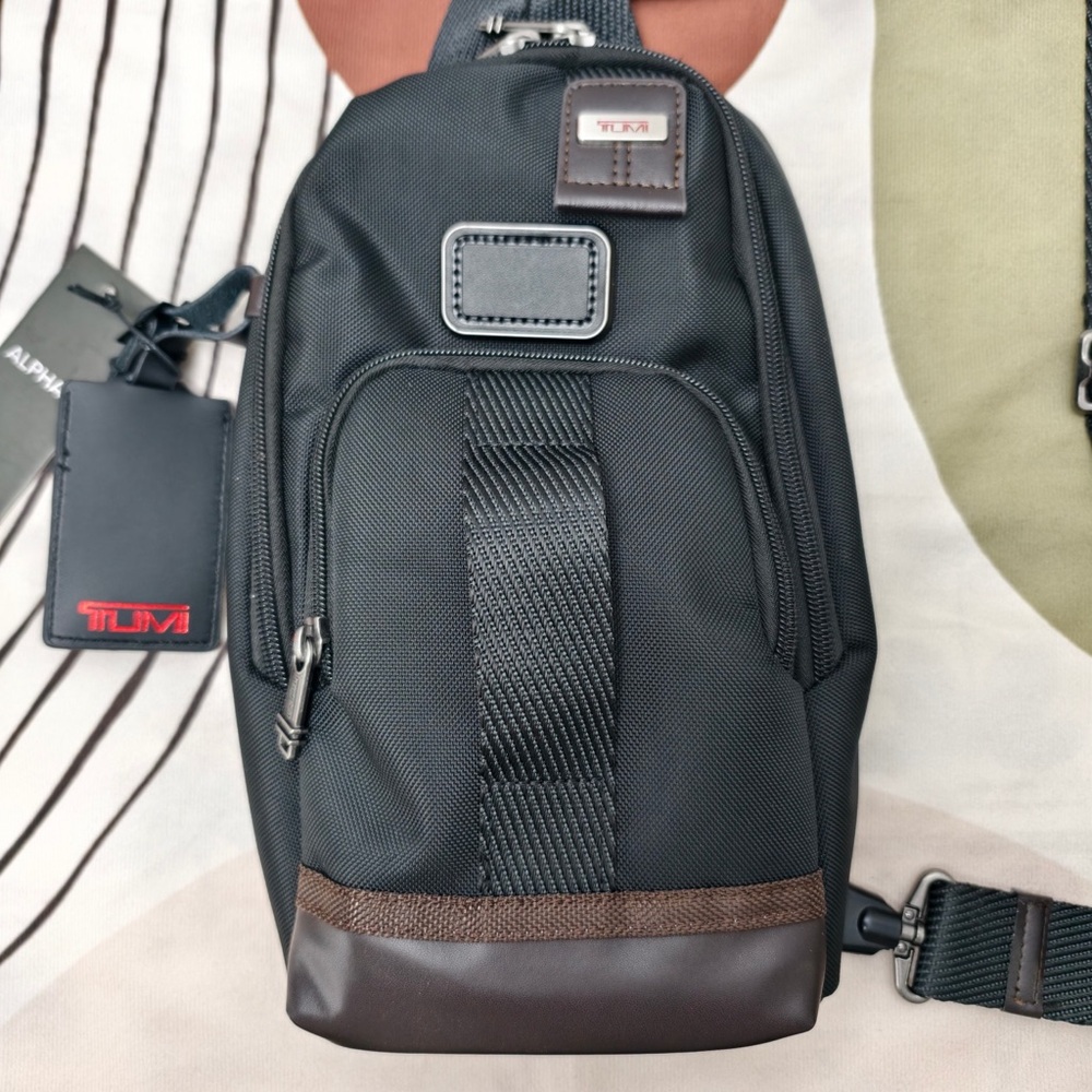 🥥Tumi Alpha Bravo Compact Shoulder Bag|Chest Pack - Picture 2 of 6